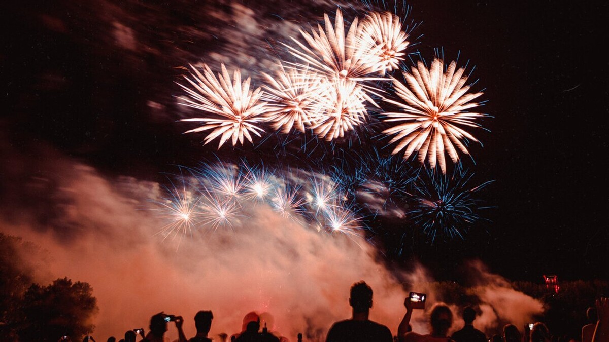 历法的演变：从古代系统到公历