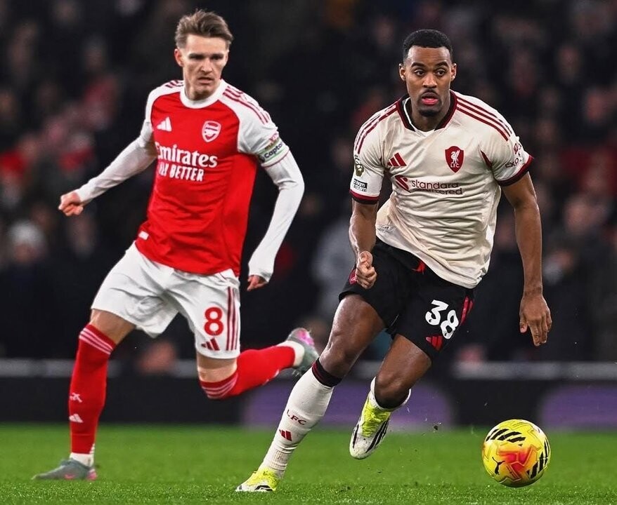 Arsenal and Liverpool Draw in a Tense Premier League Encounter