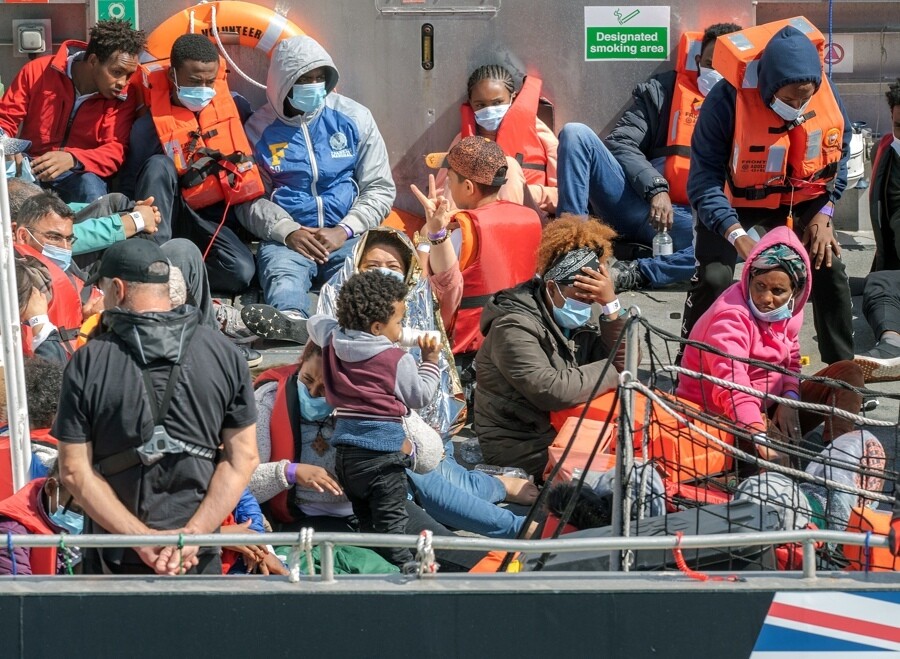 1,360 Migrants Crossed Channel in 5 Days