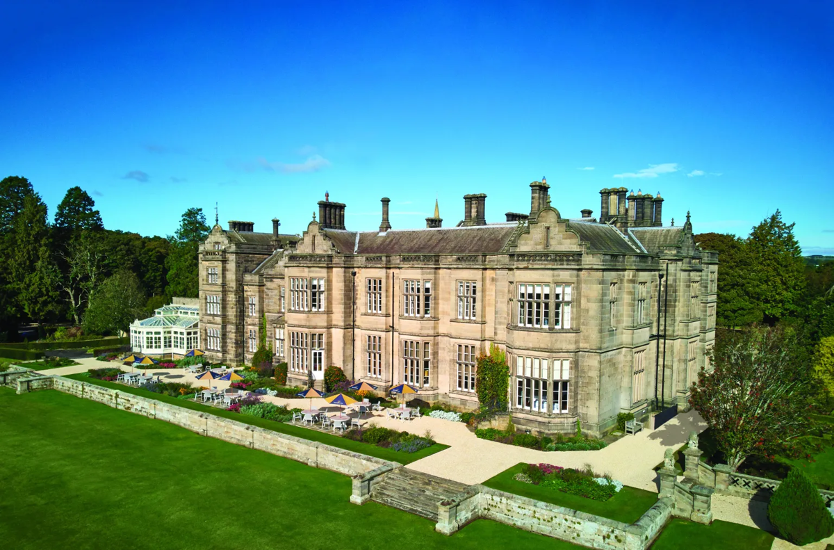 巴塞罗那抵达纽卡斯尔