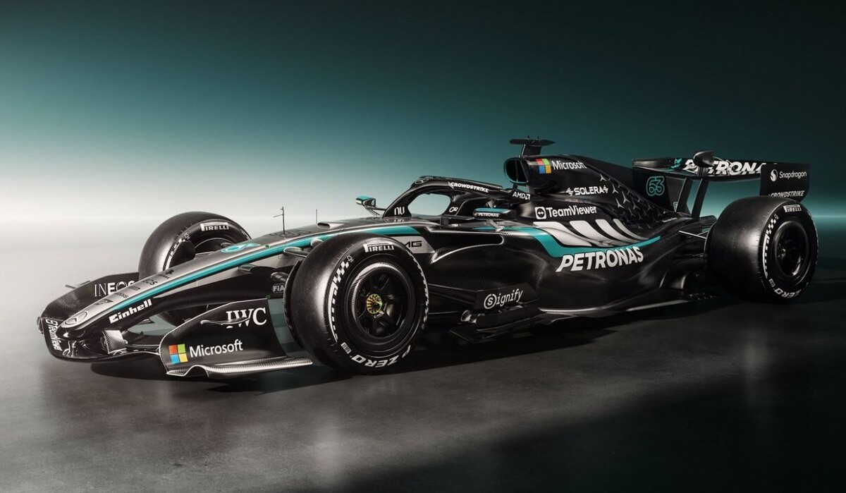 Mercedes Presents W17 Car for 2026 Season
