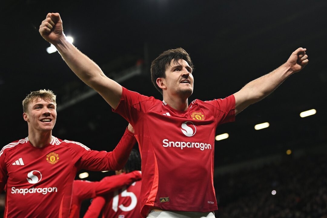 Manchester United Wins FA Cup Match 2-1