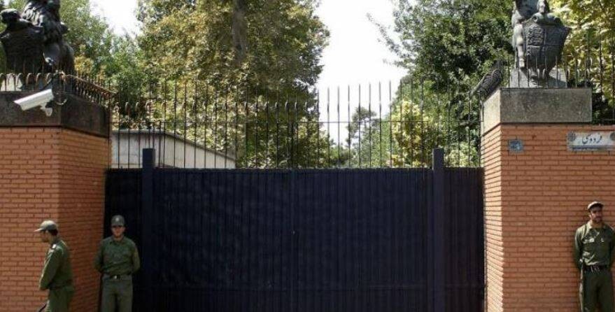 英国暂时撤出伊朗工作人员