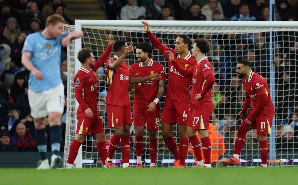 Roy Keane warns Liverpool of the potential shift to Premier League struggles