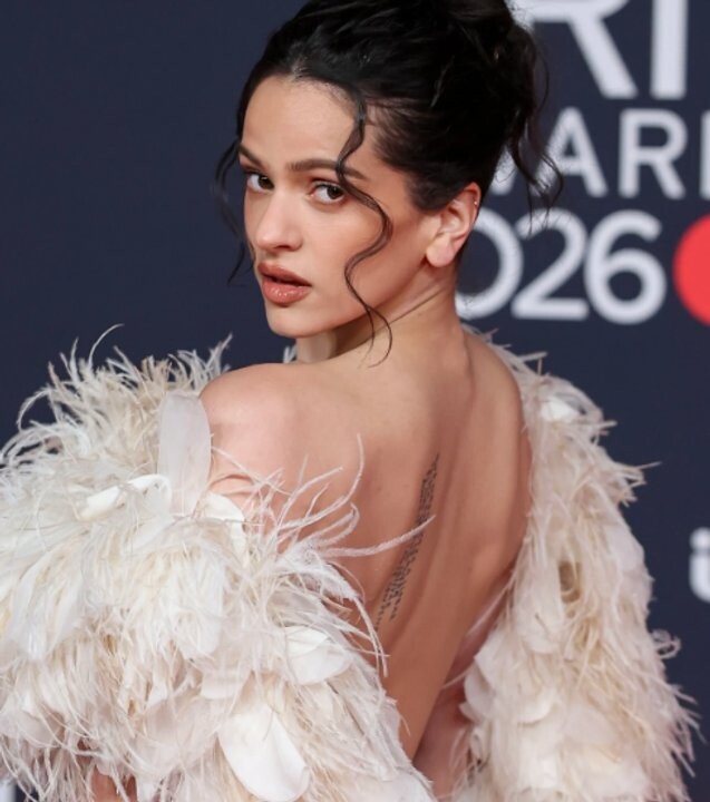 罗莎莉亚成为首位获得英国音乐奖“年度国际艺术家”的西班牙歌手