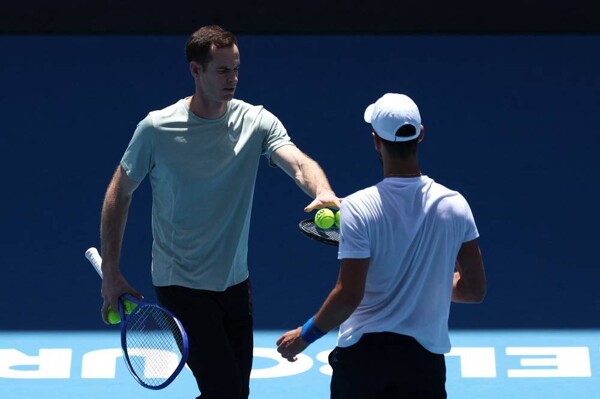 Andy Murray hints at coaching return