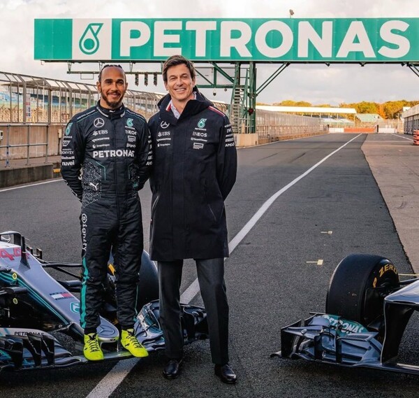 Напряженное соперничество на мероприятии F1 в Лондоне