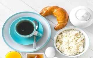 Исследование выявило более высокие уровни ПФАС в определенных продуктах, связанные с токсичными химикатами в плазме и грудном молоке