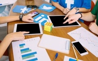 UK Teachers' Union Calls for Social Media Ban for Under-16s