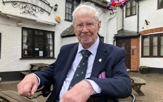 Ветеран наконец получил военные медали спустя 80 лет