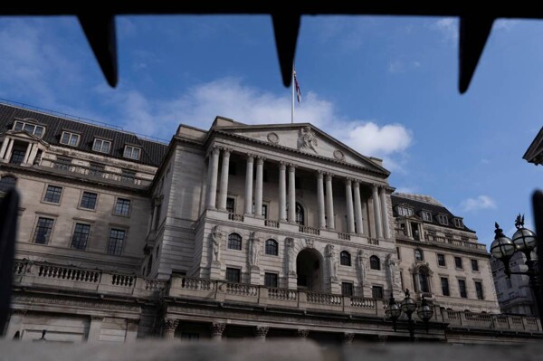 Bank of England Cuts Interest Rates