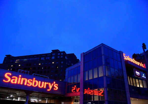 Фонд Qatar Investment Authority продает акции Sainsbury