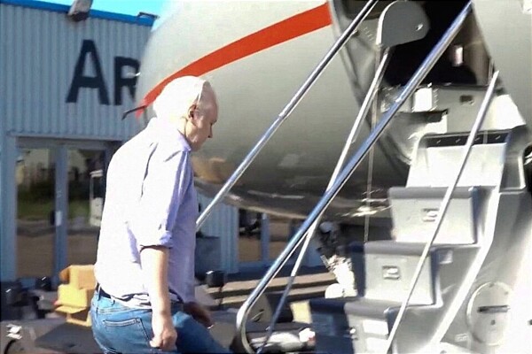 Юлиан Ассанж завершает свой юридический путь