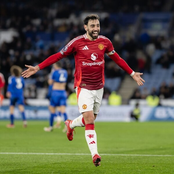 Манчестер Юнайтед одерживает победу 3-0 над Лестером