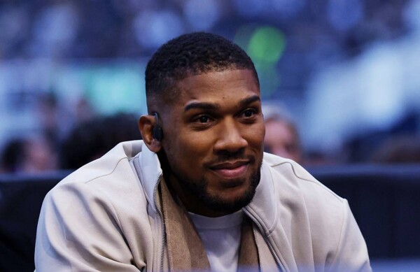 Anthony Joshua Confirms Negotiations for Fight with Tyson Fury