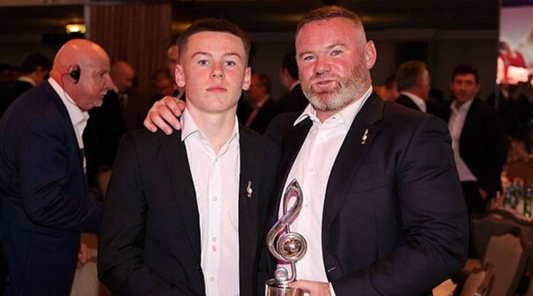 Man Utd bans Wayne Rooney's son from wearing sponsor boots