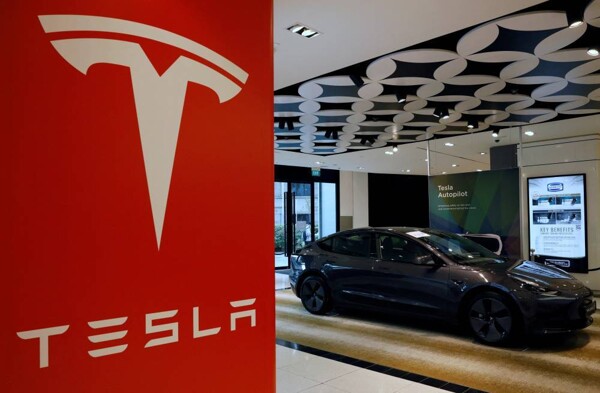 Продажи Tesla снизились в Великобритании, в то время как регистрации электромобилей остались стабильными