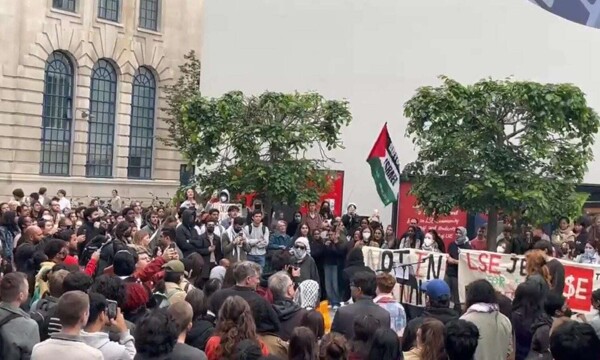 Студенты занимают кампус Лондонской школы экономики в знак солидарности с Палестиной