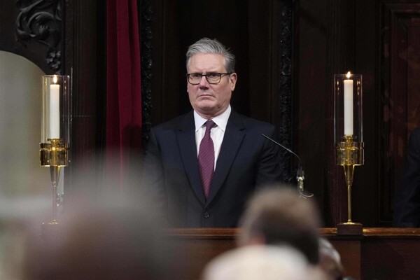 英国授权扣押俄罗斯油轮