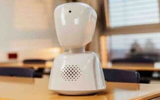 Инновационные роботы помогают студентам в классах