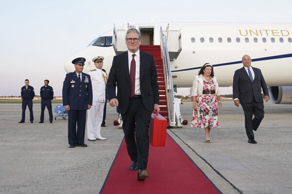 Премьер-министр ВеликобританииKeir Starmer встречается с Байденом в Вашингтоне