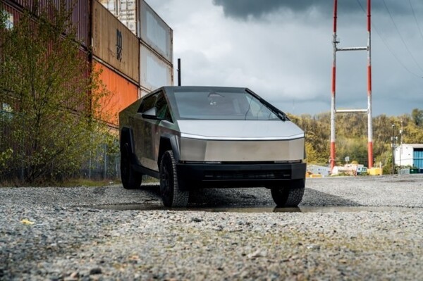 Игроки английской Премьер-лиги, запрещенные к покупке Tesla Cybertruck