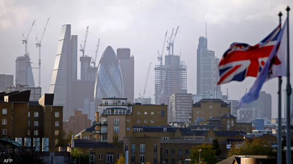 Великобритания рассматривает введение налога на выезд для богатых граждан