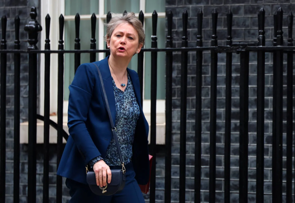 英国呼吁迅速解决中东战争