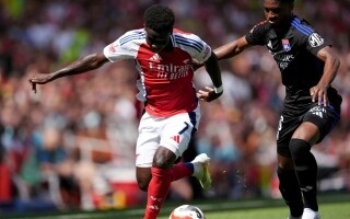 Арсенал побеждает Лион 2-0 в предсезонном товарняке